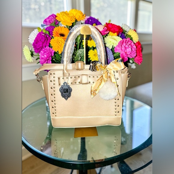 Handbags - NWT Yoki Gold Metallic Handbag with crossbody strap